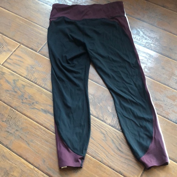 Athleta Crunch 7/8 Tight - Size M/L - Picture 7 of 10